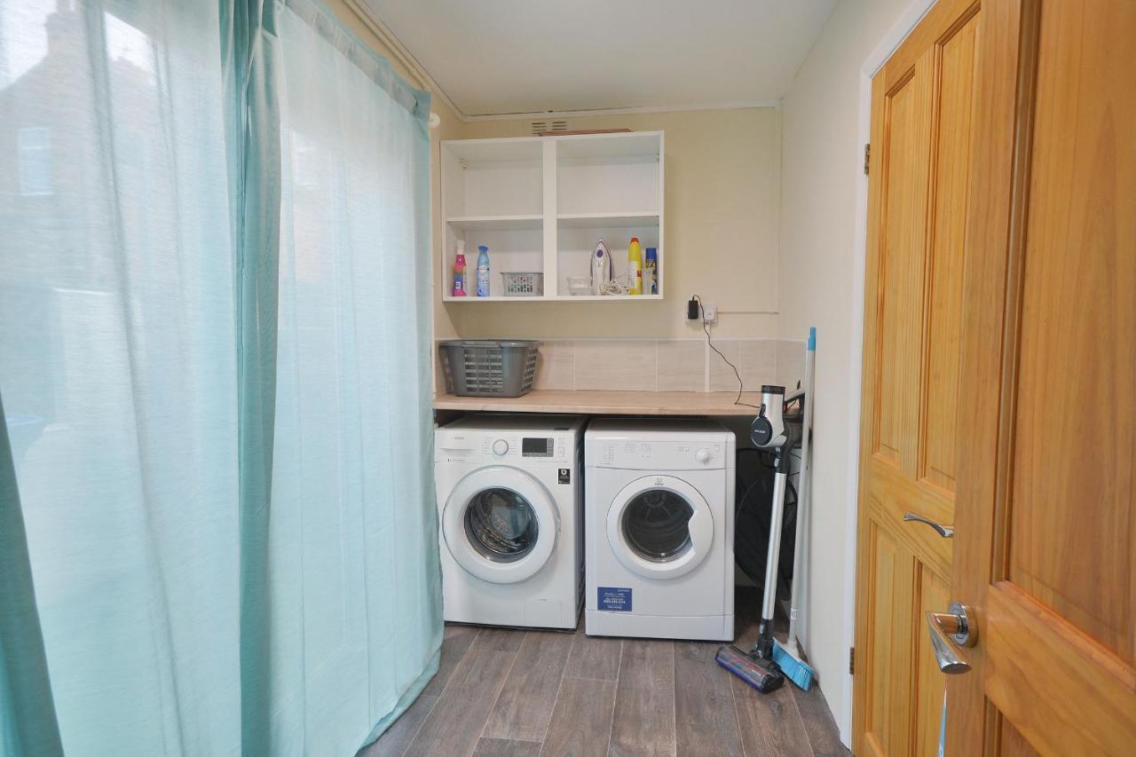 Spacious Modern Ground Floor Apartment, For Up To 6 Guests Scarborough Esterno foto