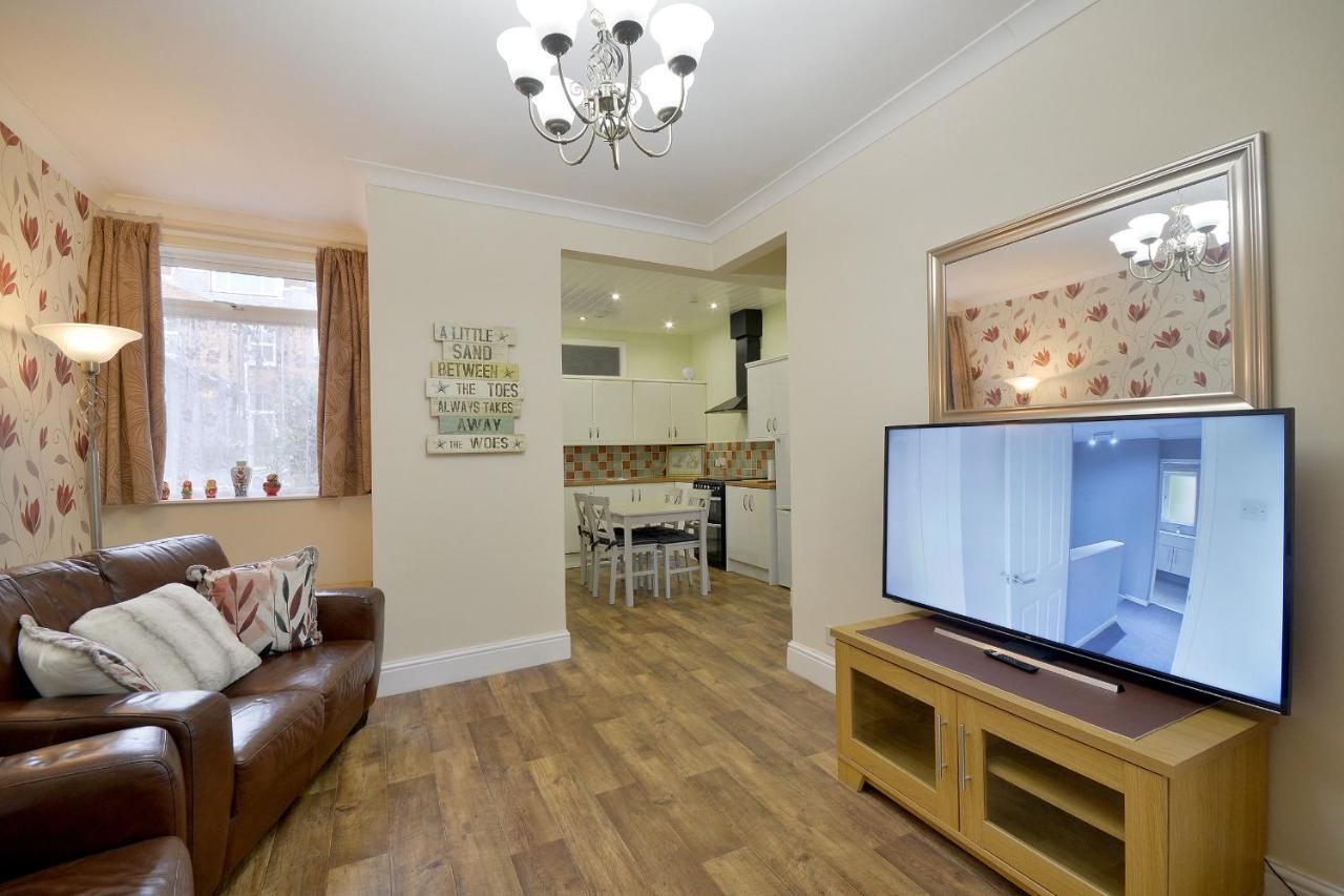 Spacious Modern Ground Floor Apartment, For Up To 6 Guests Scarborough Esterno foto