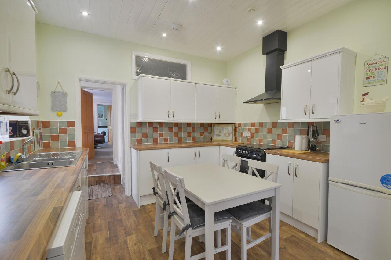 Spacious Modern Ground Floor Apartment, For Up To 6 Guests Scarborough Esterno foto