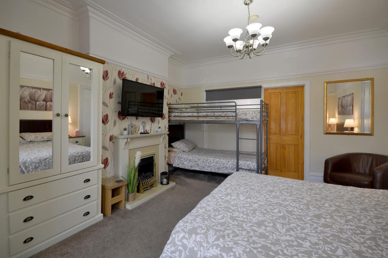 Spacious Modern Ground Floor Apartment, For Up To 6 Guests Scarborough Esterno foto